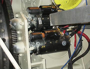 2 Delco Remy 50MT 32v starter motors wired in series on EMD 645 locomotive engine